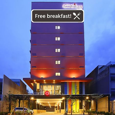 Amaris Hotel Pasar Baru Jakarta Exterior photo