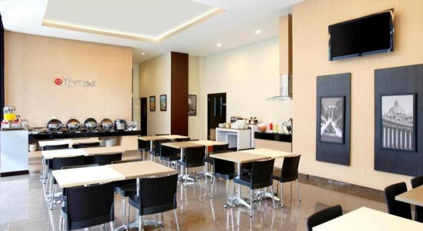 Amaris Hotel Pasar Baru Jakarta Exterior photo