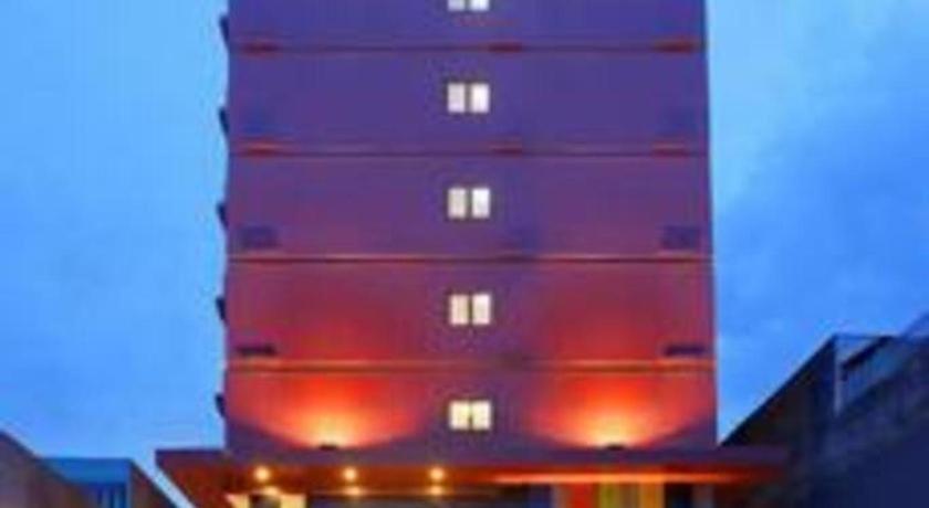 Amaris Hotel Pasar Baru Jakarta Exterior photo