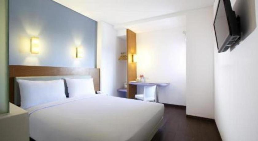 Amaris Hotel Pasar Baru Jakarta Exterior photo