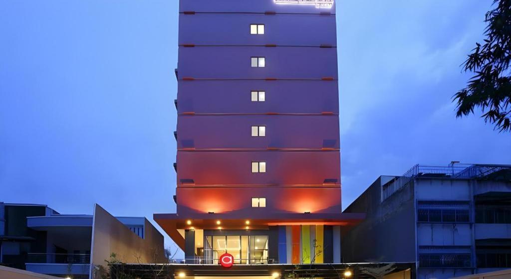 Amaris Hotel Pasar Baru Jakarta Exterior photo