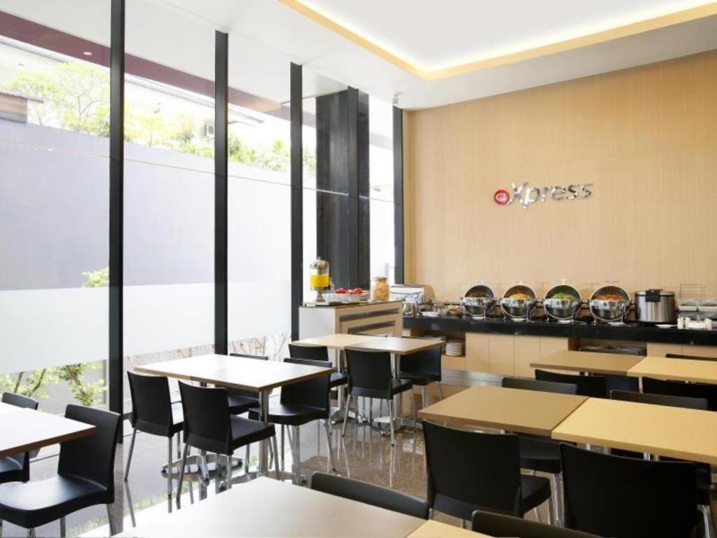 Amaris Hotel Pasar Baru Jakarta Exterior photo