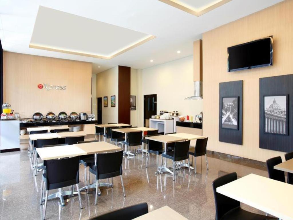 Amaris Hotel Pasar Baru Jakarta Exterior photo
